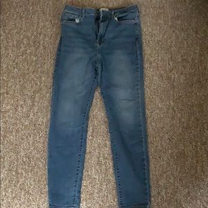 High-Wasted light wash jeans from Forever 21